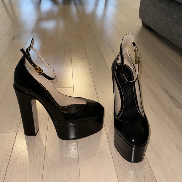 AUTHENTIC Valentino Ankle Strap Classic Platform Size 39.5 BRAND NEW - Picture 2 of 8
